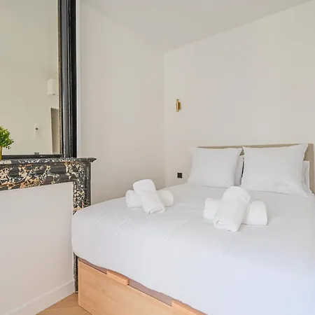 Sumptuous & Serene Parisian Flat-2